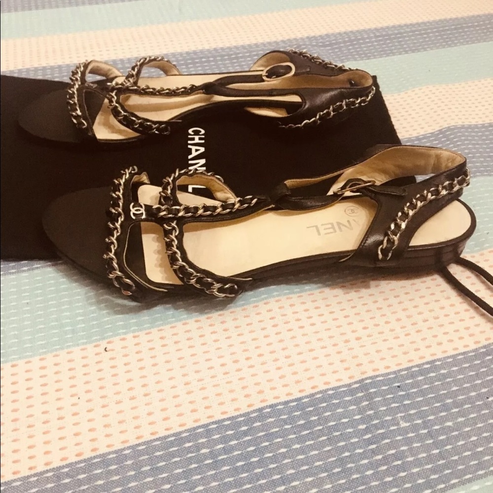 Chanel shoes with new bottoms size 39 - Picture 2 of 11